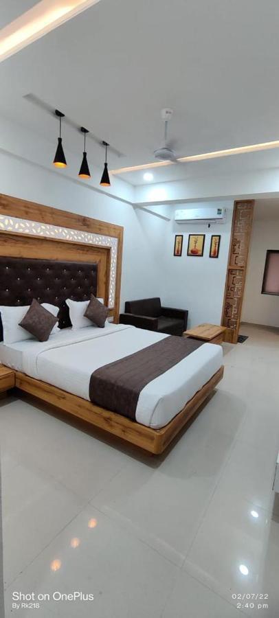 Collection O Hotel Green Park Ānand Εξωτερικό φωτογραφία