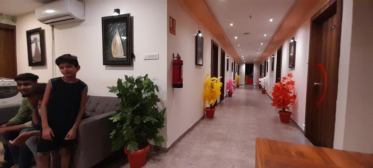 Collection O Hotel Green Park Ānand Εξωτερικό φωτογραφία